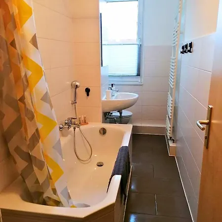 I Business I Monteure *