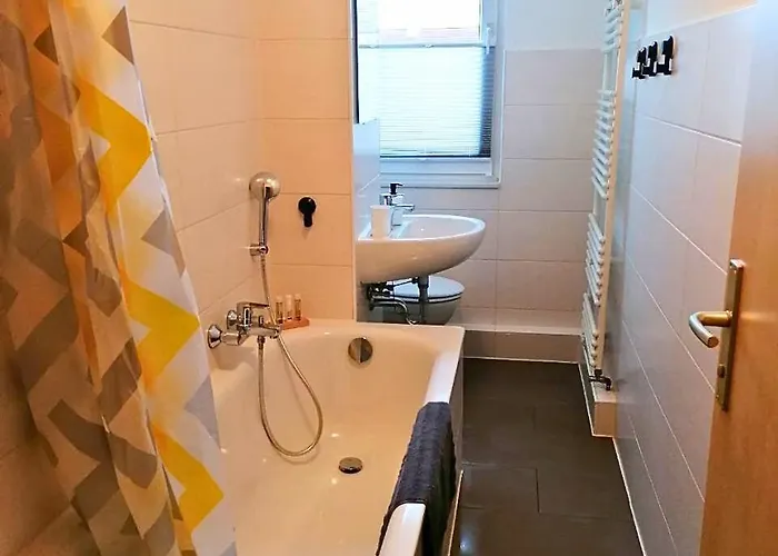 I Business I Monteure *